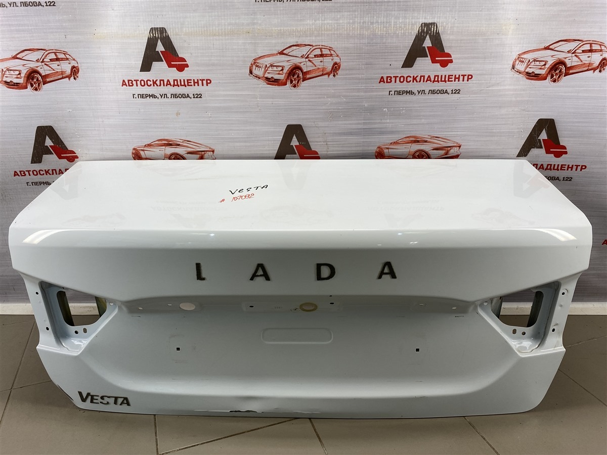 Крышка багажника Lada Vesta