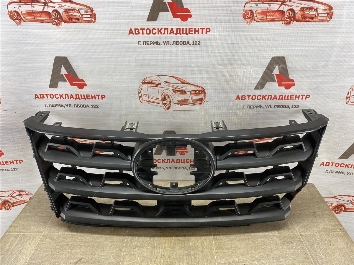 Решетка радиатора Toyota Fortuner (An160) 2015-Н.в. 2020