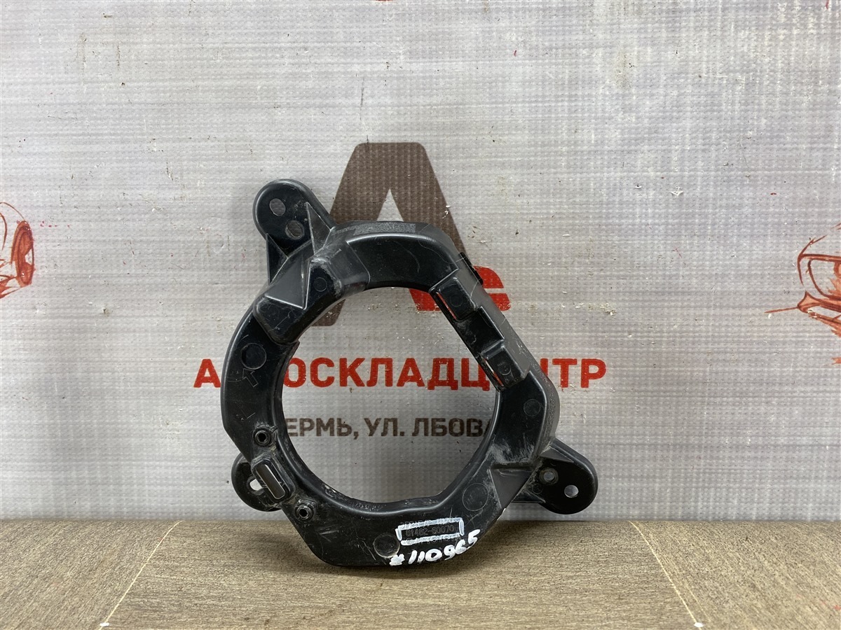 Накладка противотуманной фары - молдинг Toyota Land Cruiser 200 (2007-Н.в.) 2015 левая