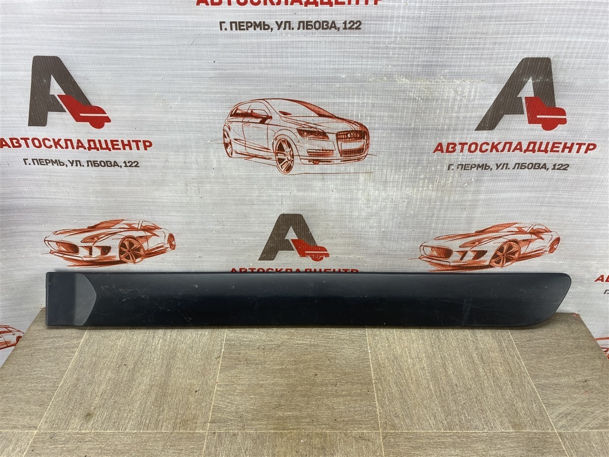 Молдинг двери задней левой Lada Largus
