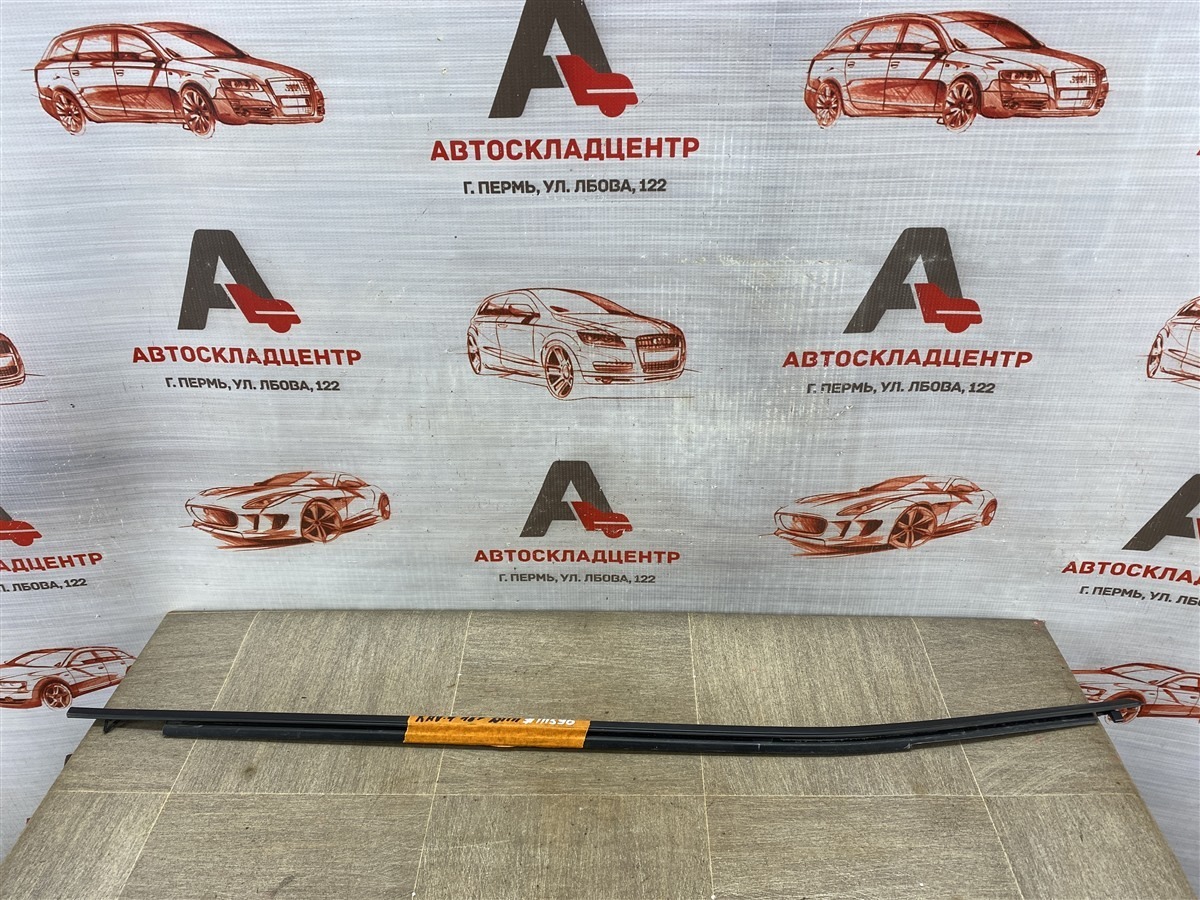 Молдинг-уплотнитель стекла двери (бархотка) Toyota Rav-4 (Xa50) 2018-Н.в. передний правый