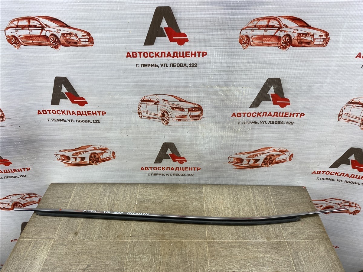 Молдинг-уплотнитель стекла двери (бархотка) Toyota Camry (Xv70) 2017-Н.в. передний правый