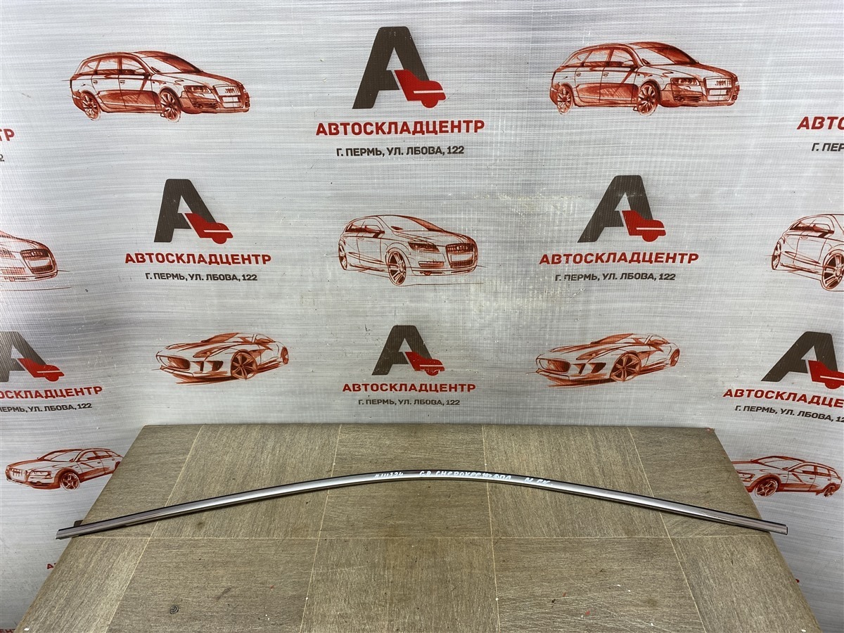 Молдинг рамки двери Jeep Grand Cherokee (Wk2) 2010-Н.в. передний левый