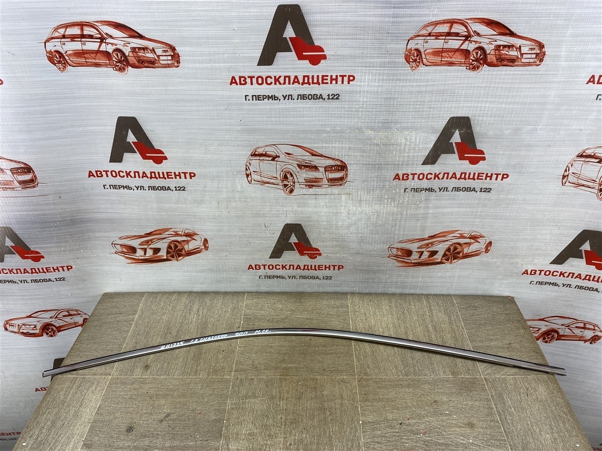 Молдинг рамки двери Jeep Grand Cherokee (Wk2) 2010-Н.в. передний правый