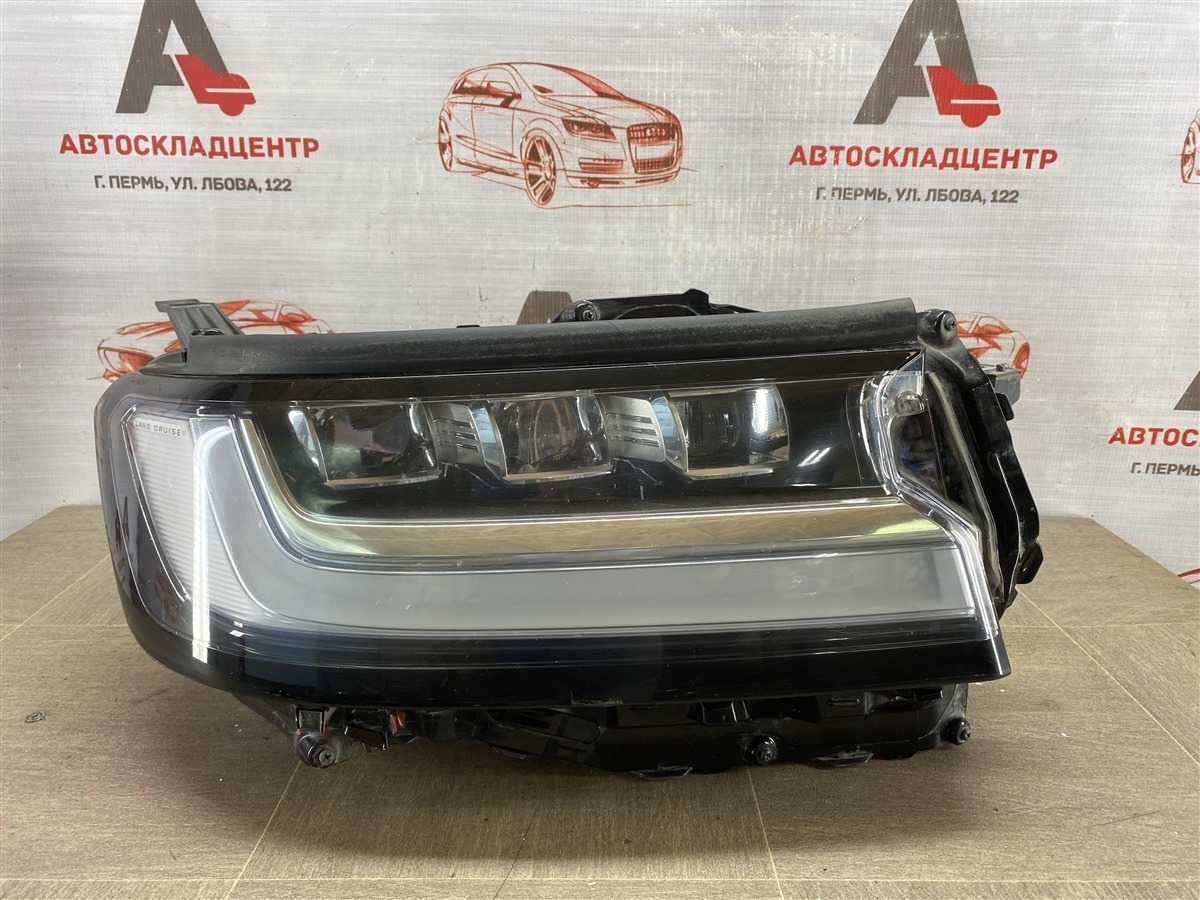 Фара правая Toyota Land Cruiser 300 (2021-Н.в.)