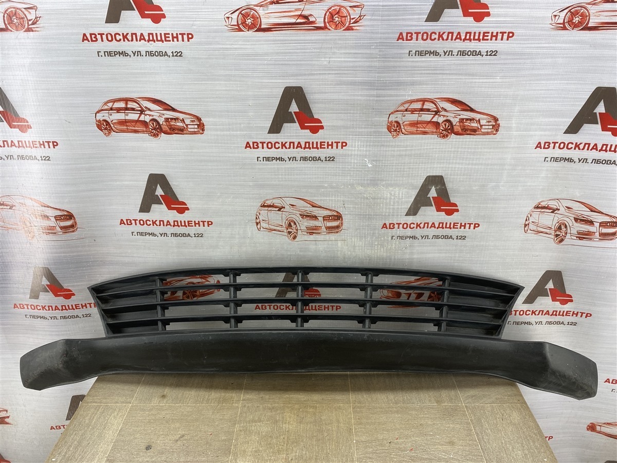 Решетка бампера переднего Kia Rio (2017-Н.в.) 2020