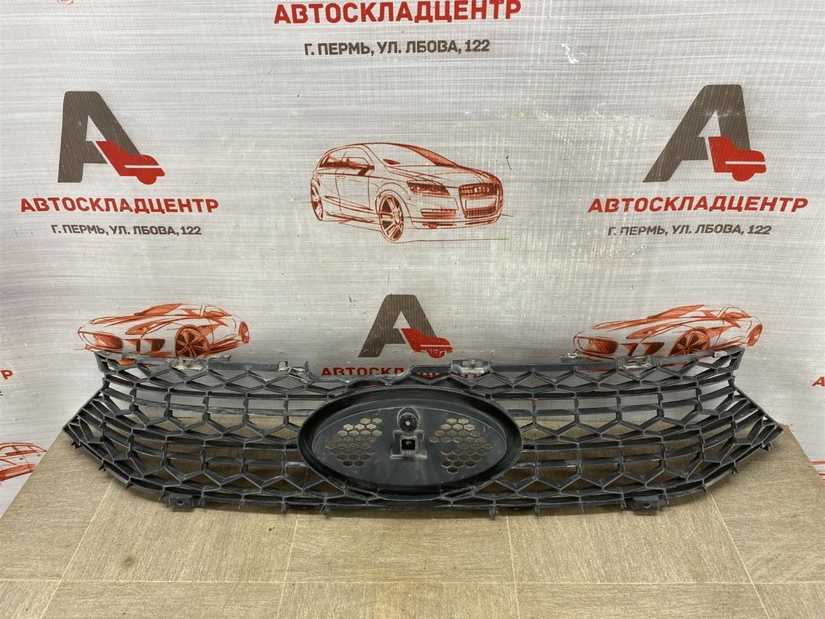 Решетка радиатора Lada Vesta 2015