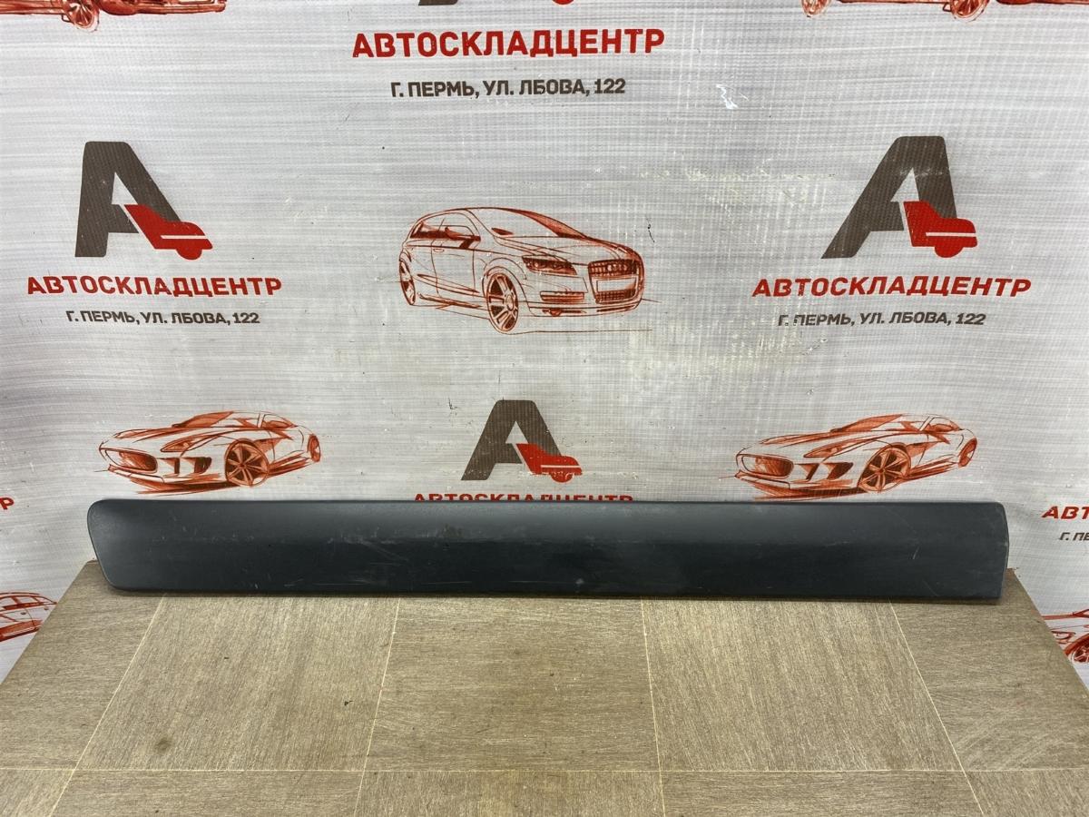 Молдинг двери передней левой Lada Largus