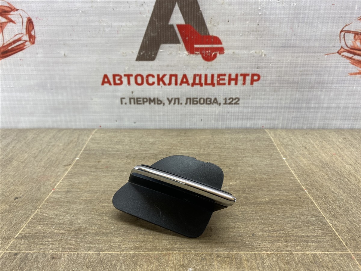 Заглушка буксировочной проушины AITO M5 (б/у)
