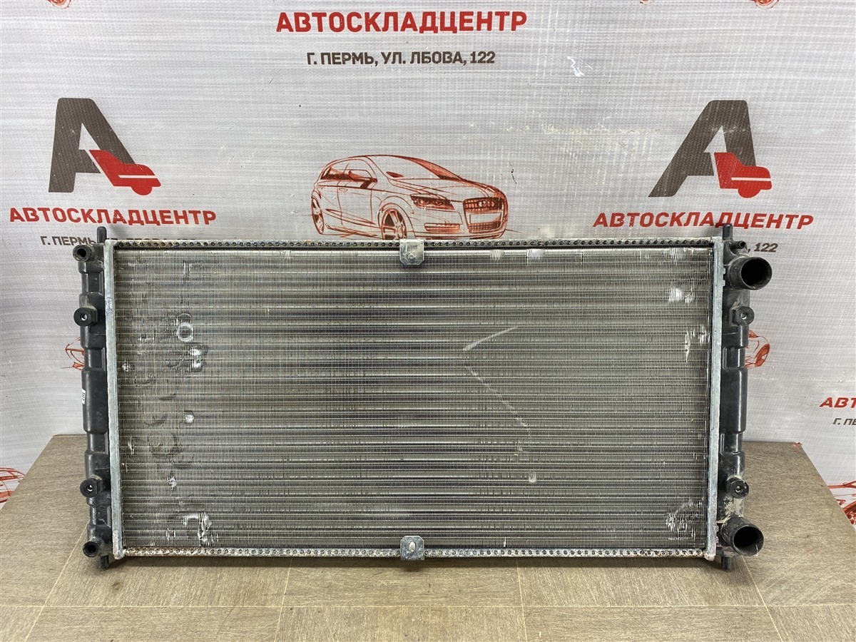 Радиатор охлаждения двигателя CHEVROLET NIVA (б/у)