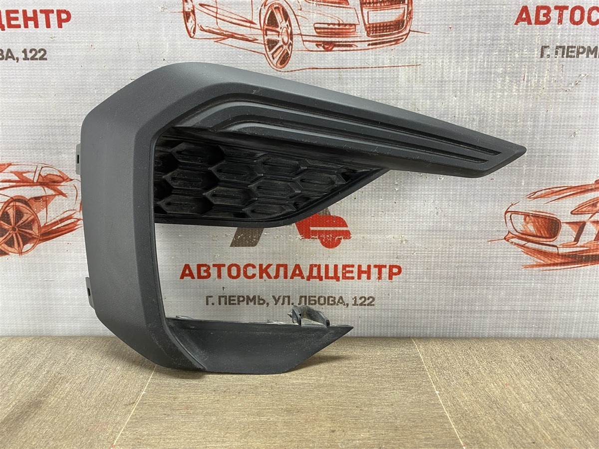 Накладка противотуманной фары / ходового огня LADA VESTA 2022 правая (б/у)
