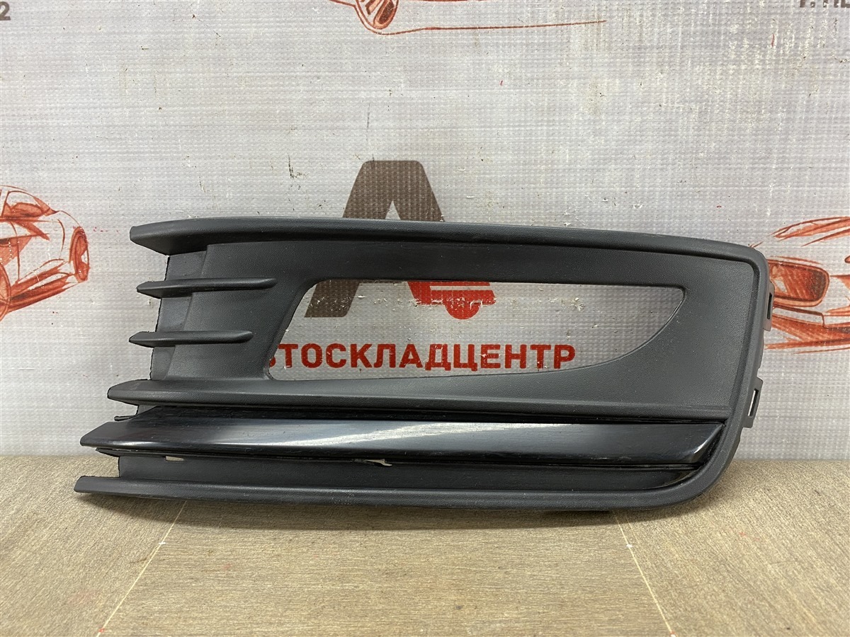 Накладка противотуманной фары / ходового огня VOLKSWAGEN POLO (Mk5) седан 2010-2020 2015 левая (б/у)