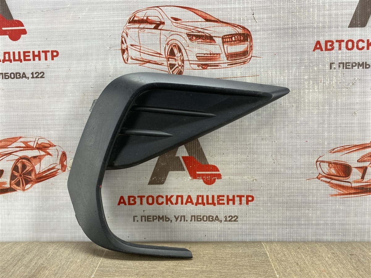 Решетка бампера переднего VOLKSWAGEN TIGUAN (2017-н.в.) 2020 правая (б/у)