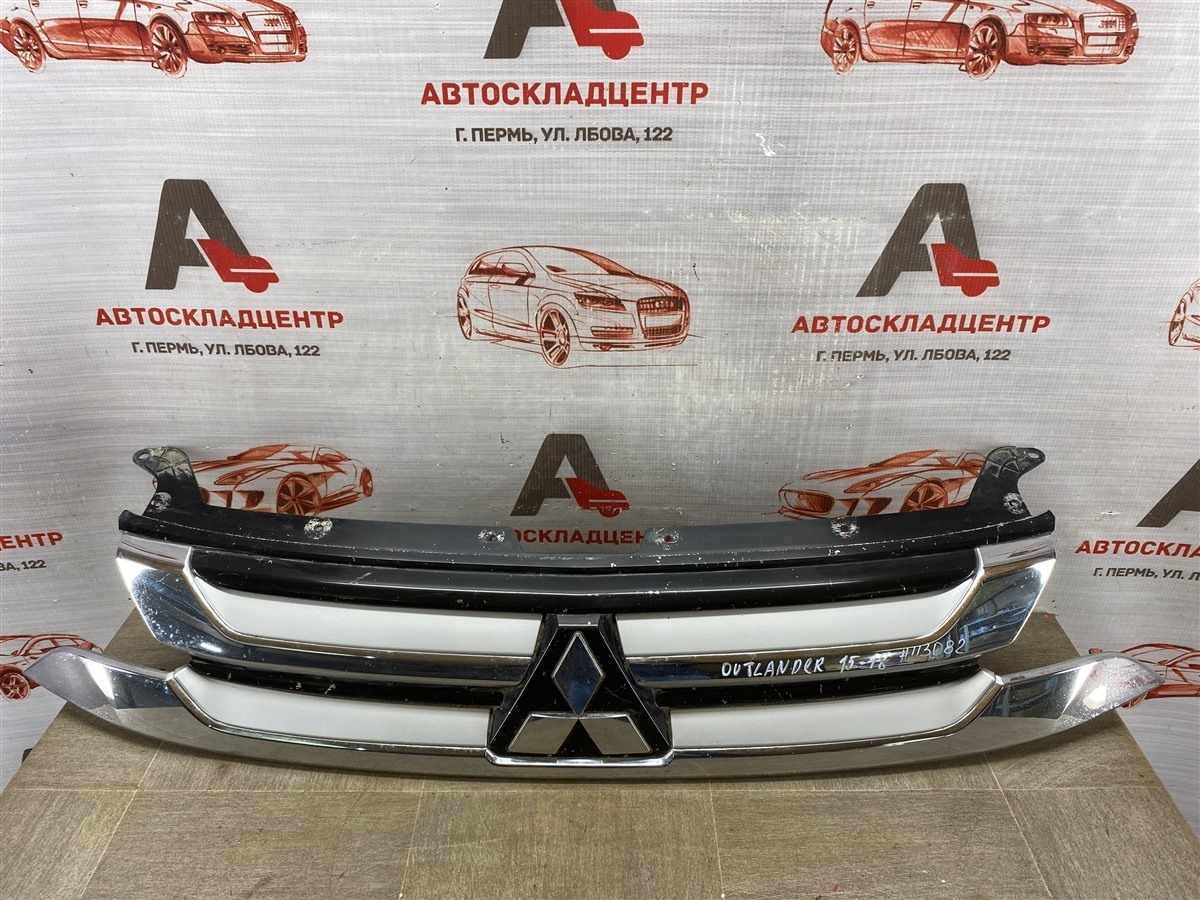 Решетка радиатора MITSUBISHI OUTLANDER (2012-н.в.) 2015 (б/у)