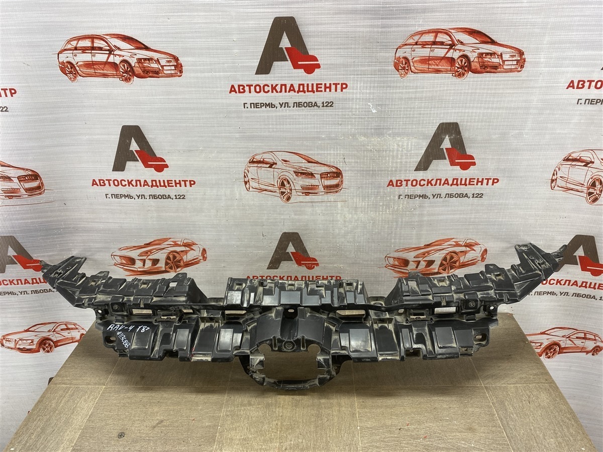 Кронштейн решетки радиатора TOYOTA RAV-4 (XA50) 2018-н.в. (б/у)