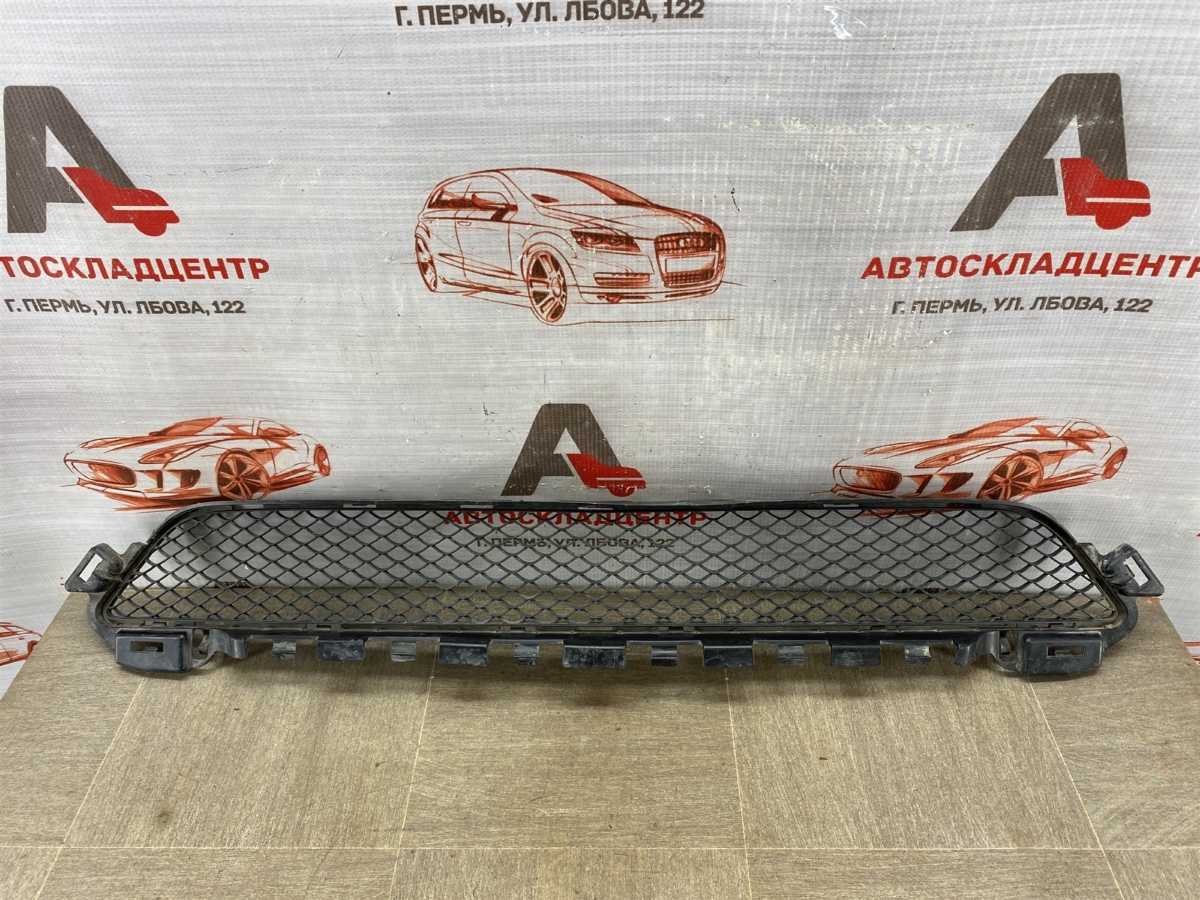 Решетка бампера переднего MERCEDES-BENZ C-klasse (W205) 2013-н.в. 2013 (б/у)