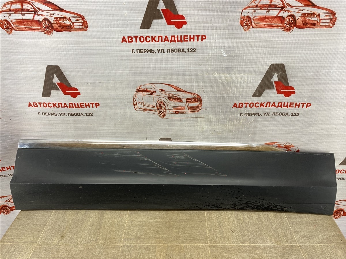 Накладка двери передней правой VOLKSWAGEN TIGUAN (2017-н.в.) (б/у)