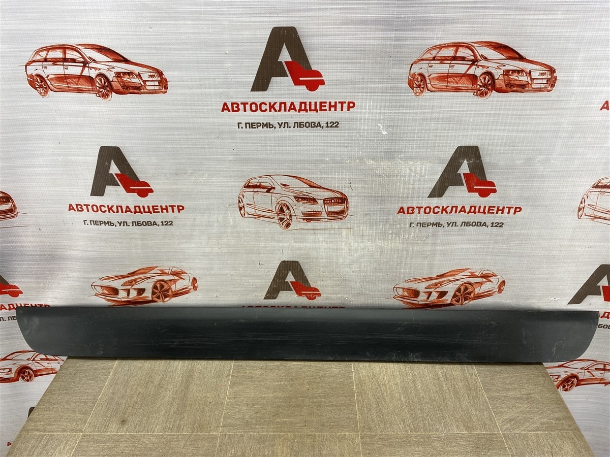 Накладка / молдинг двери багажника TOYOTA RAV-4 (XA50) 2018-н.в. (б/у)