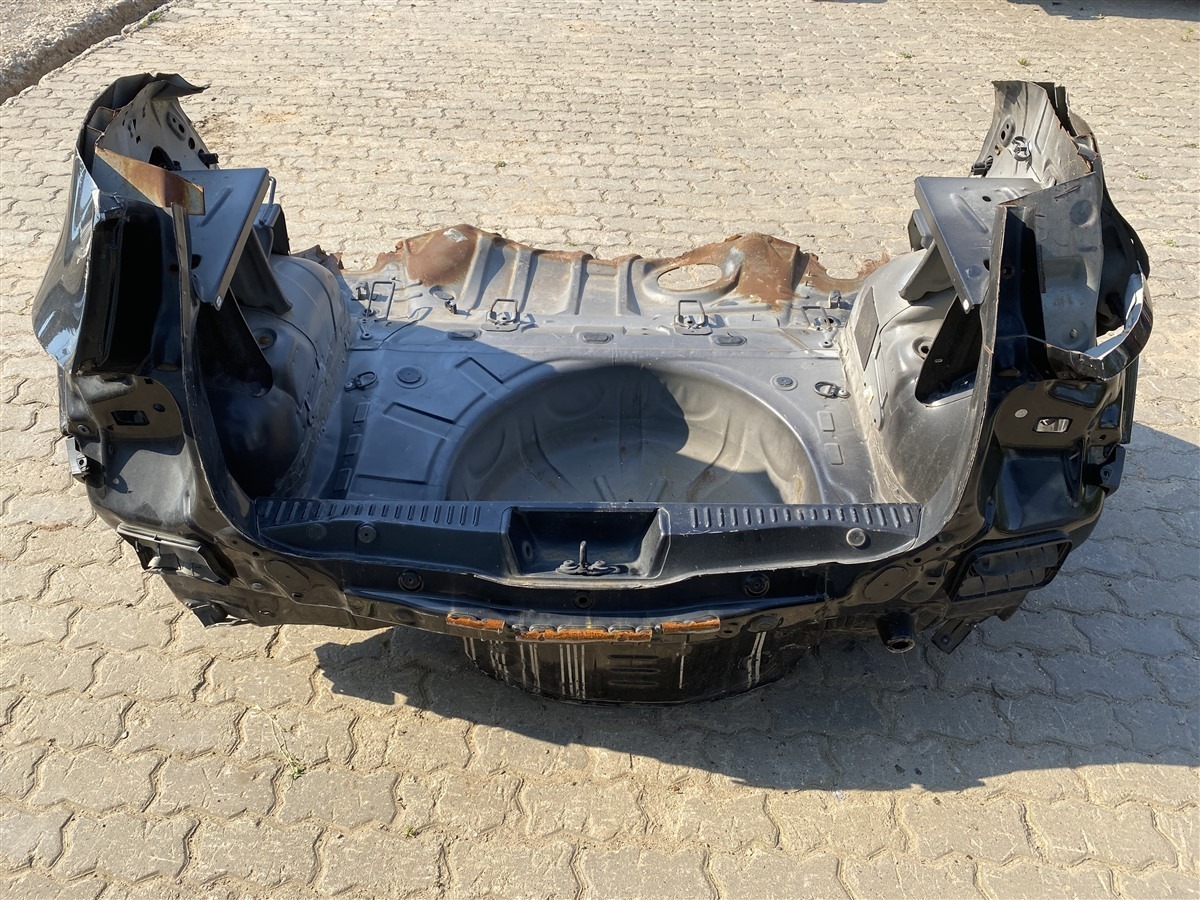 Кузов , обрезок - четверть RENAULT SANDERO (2014-н.в.) (б/у)