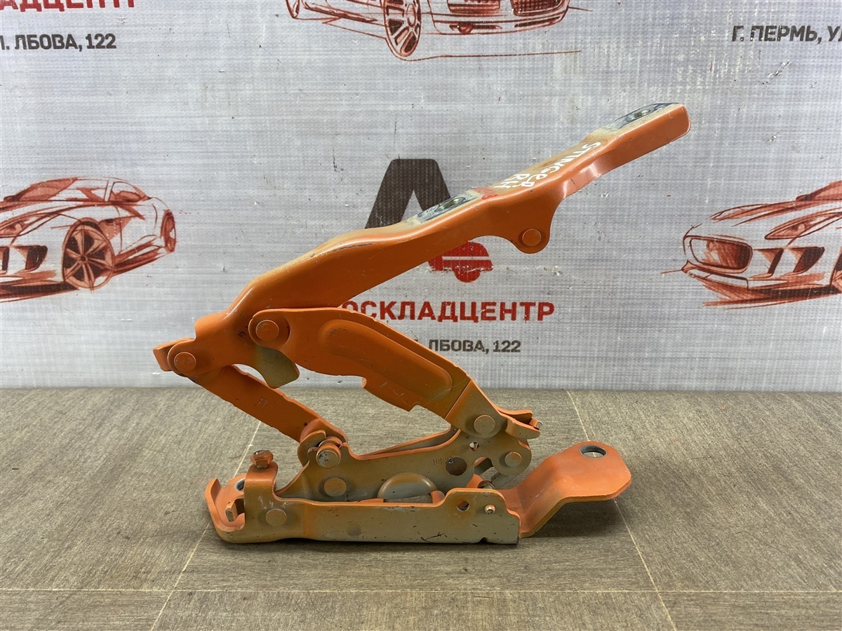 Петля капота KIA STINGER (2017-н.в.) правая (б/у)