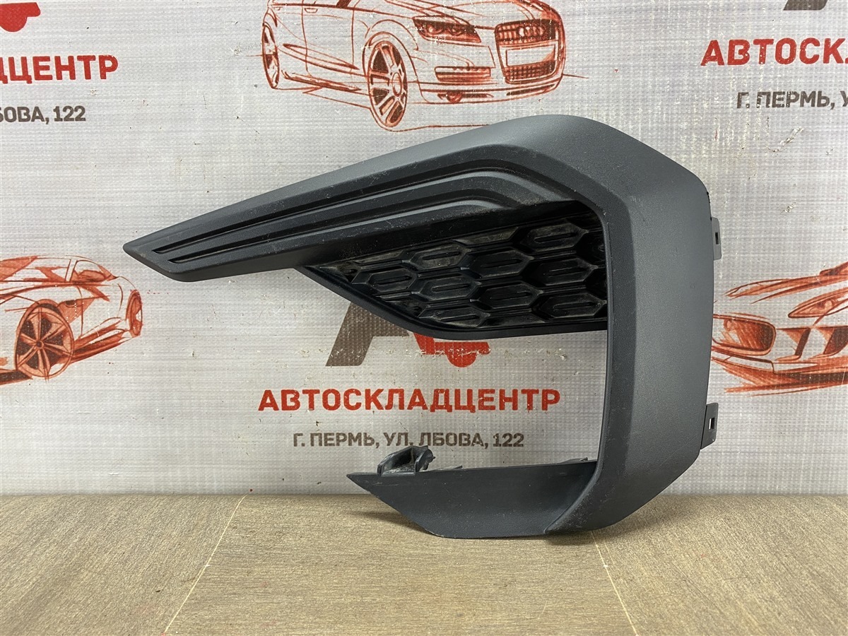 Накладка противотуманной фары / ходового огня LADA VESTA 2022 левая (б/у)