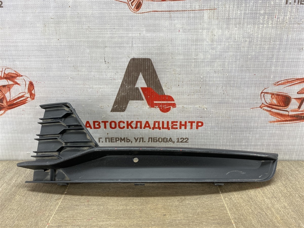Накладка противотуманной фары / ходового огня SKODA RAPID (2012-2020) 2017 левая (б/у)