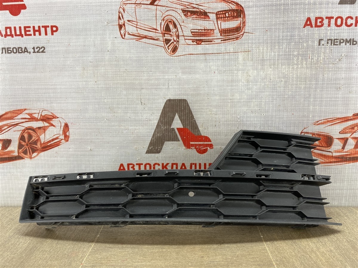 Накладка противотуманной фары / ходового огня SKODA OCTAVIA (2012-2020) 2016 правая (б/у)