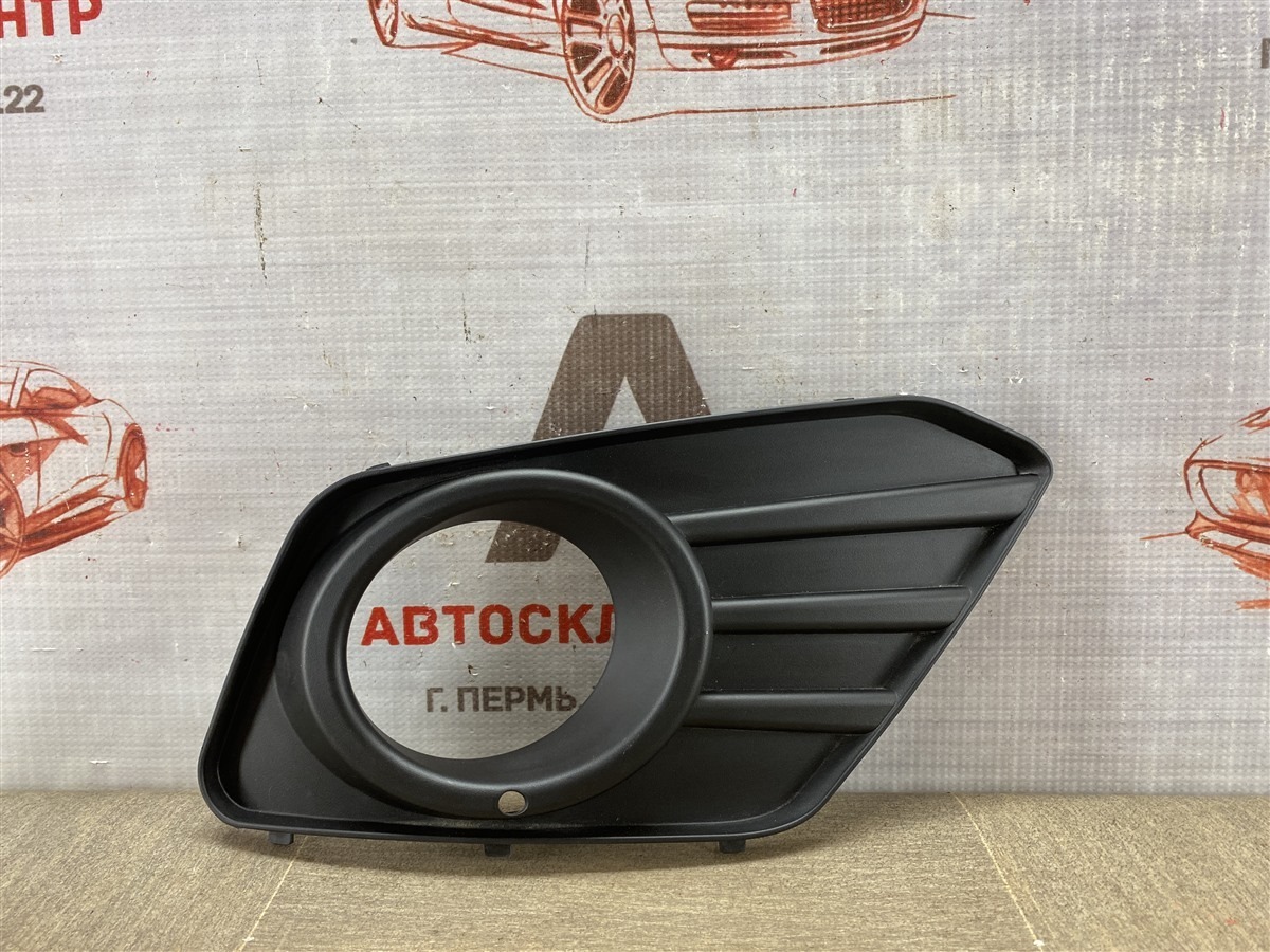 Накладка противотуманной фары / ходового огня УАЗ PATRIOT 2014 правая (б/у)