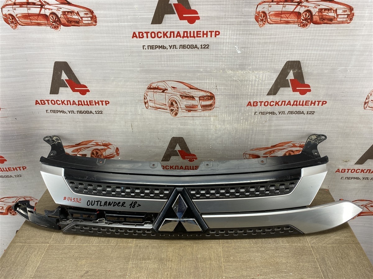 Решетка радиатора MITSUBISHI OUTLANDER (2012-н.в.) 2018 (б/у)