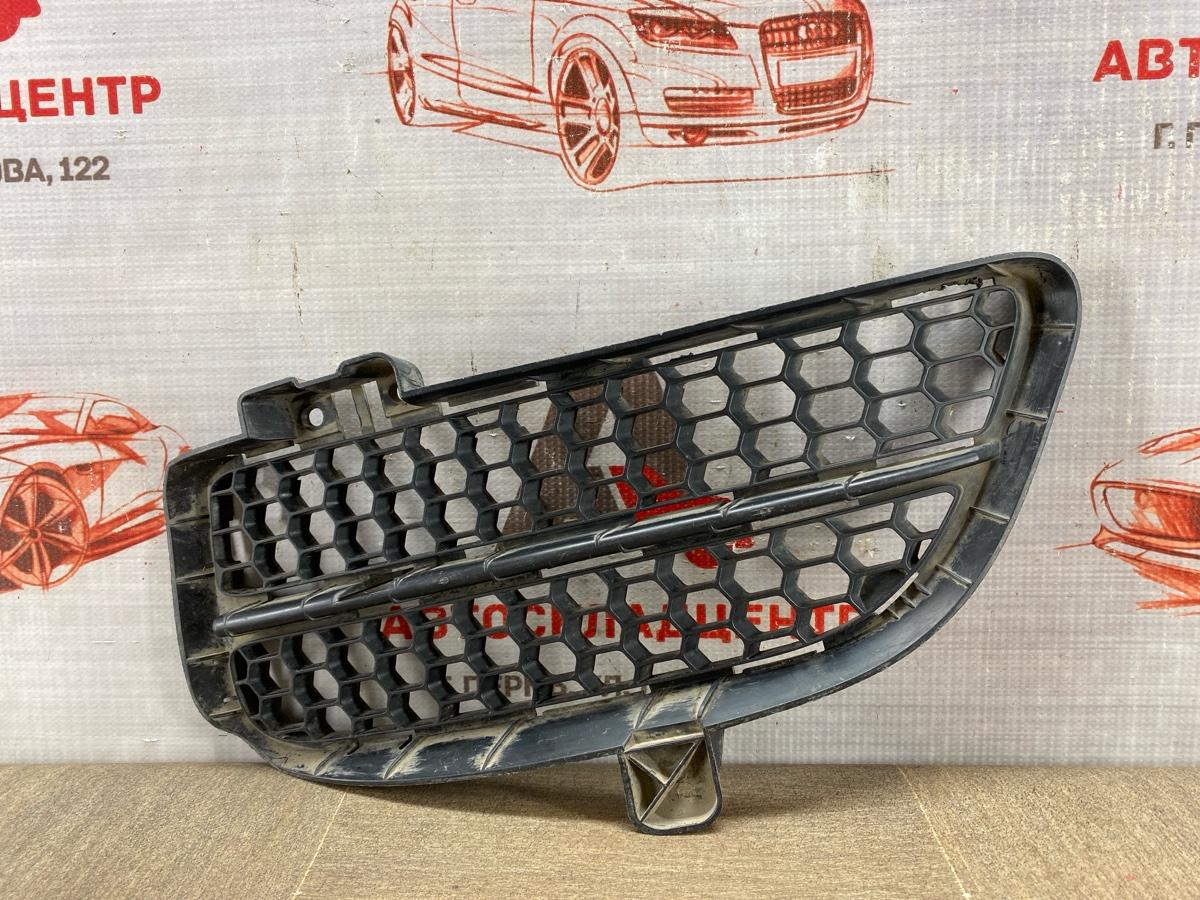 Решетка бампера переднего VOLKSWAGEN TOUAREG (2002-2010) 2006 левая (б/у)