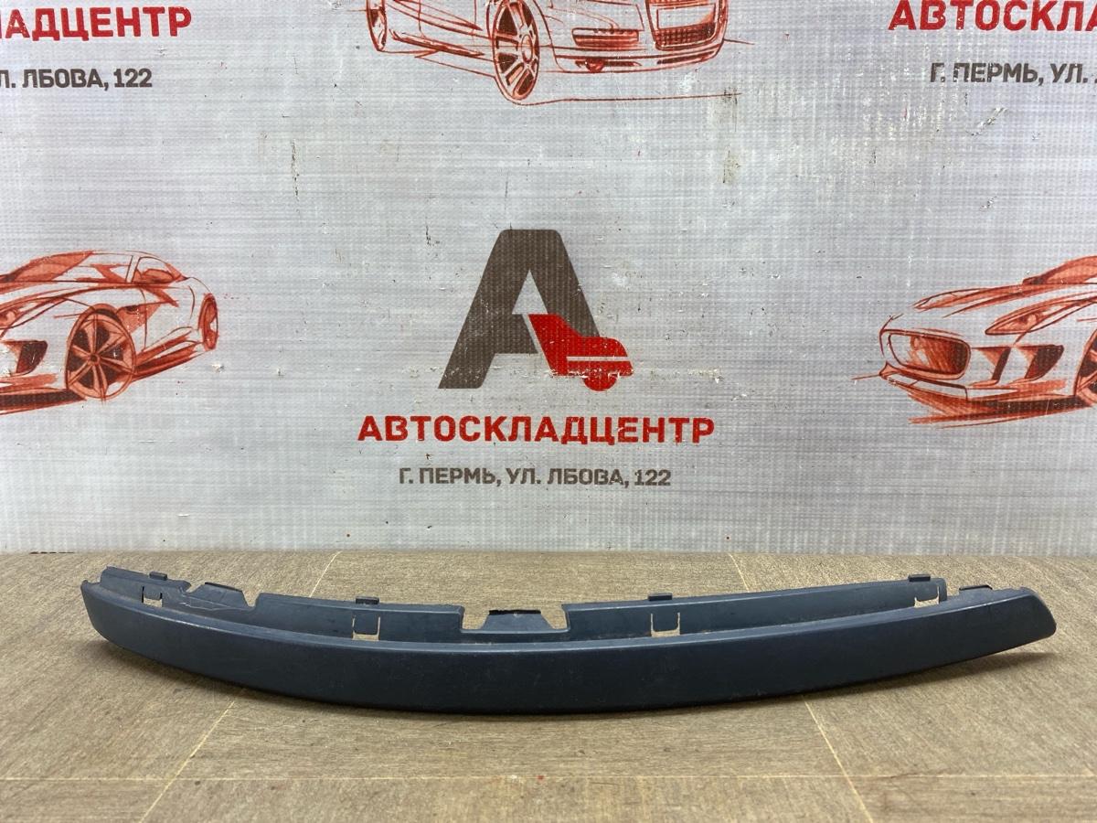 Молдинг бампера передний правый VOLKSWAGEN JETTA (Mk5) 2005-2010 (б/у)