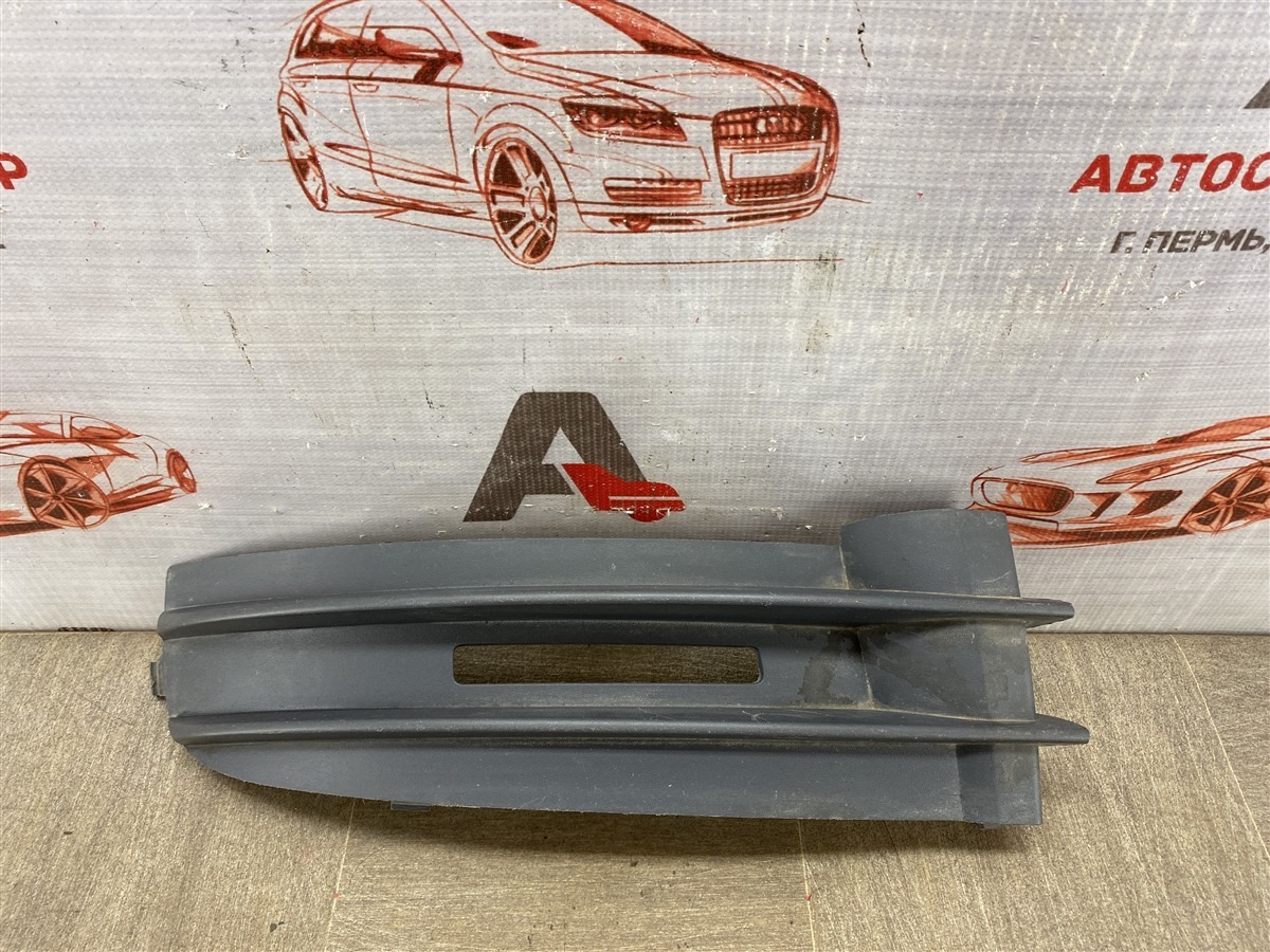 Заглушка противотуманной фары VOLKSWAGEN CADDY (2004-2015) 2004 правая (б/у)