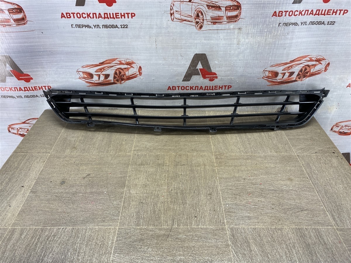 Решетка бампера переднего HYUNDAI SANTA-FE (2012-2019) 2015 (б/у)