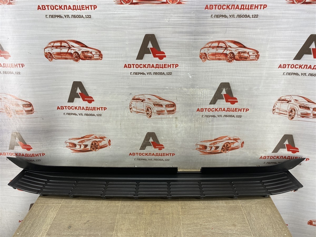 Накладка бампера заднего TOYOTA LAND CRUISER 300 (2021-н.в.) (б/у)