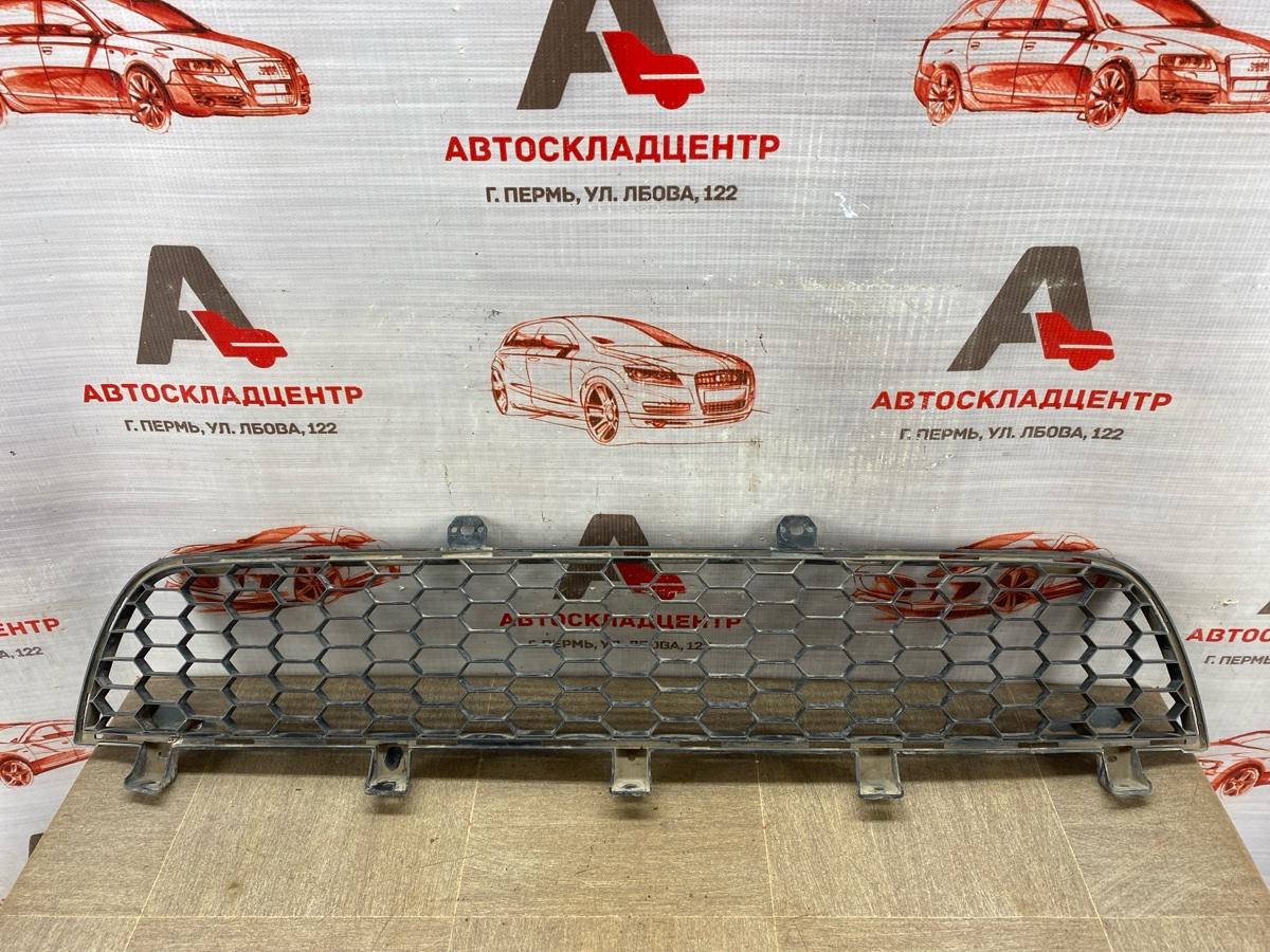 Решетка бампера переднего MITSUBISHI L200 (2005-2016) (б/у)