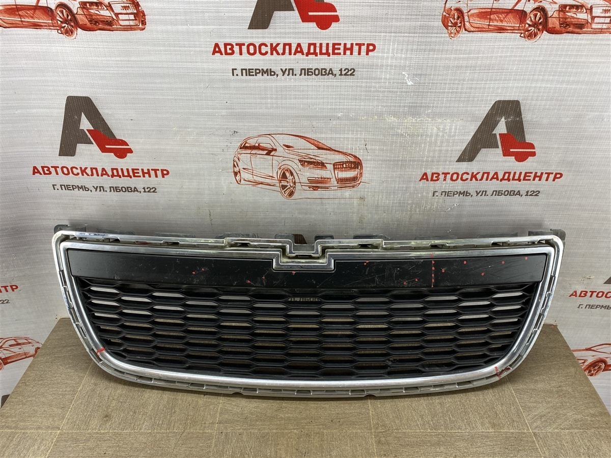 Решетка радиатора CHEVROLET CAPTIVA 2013 (б/у)