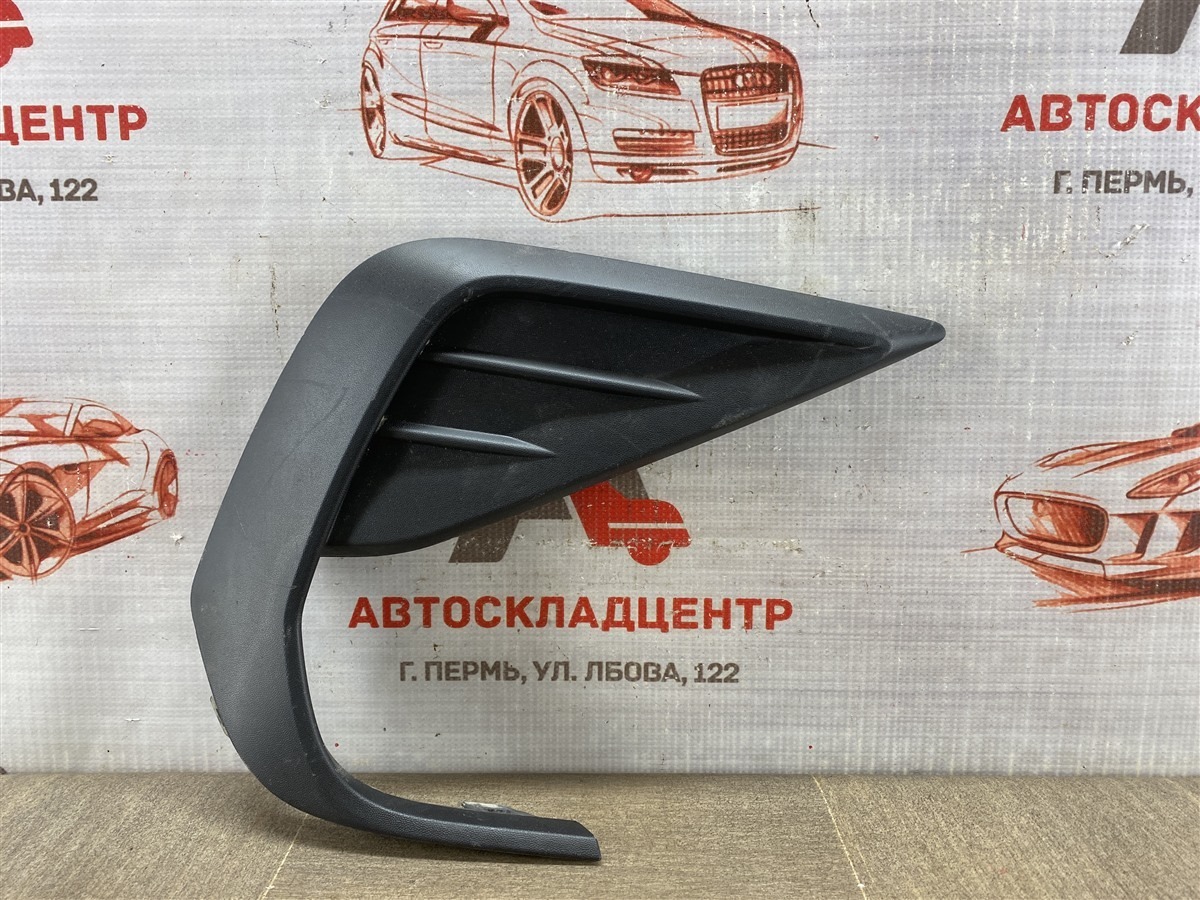 Решетка бампера переднего VOLKSWAGEN TIGUAN (2017-н.в.) 2020 правая (б/у)