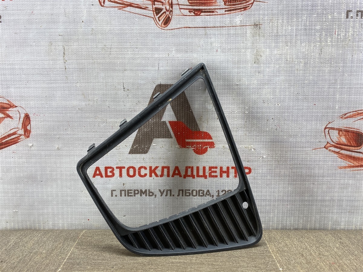Накладка противотуманной фары / ходового огня HYUNDAI CRETA (2015-н.в.) правая (б/у)