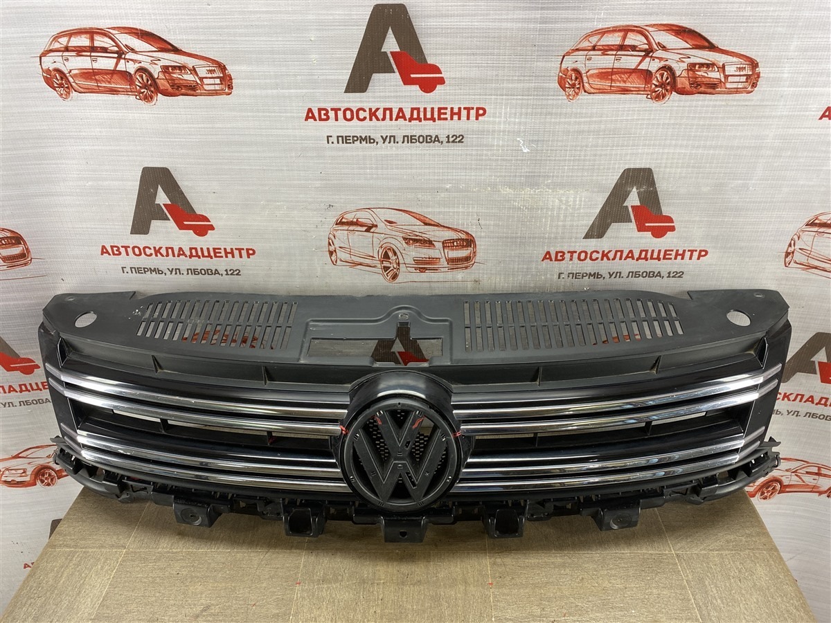 Решетка радиатора VOLKSWAGEN TIGUAN (2007-2017) 2011 (б/у)