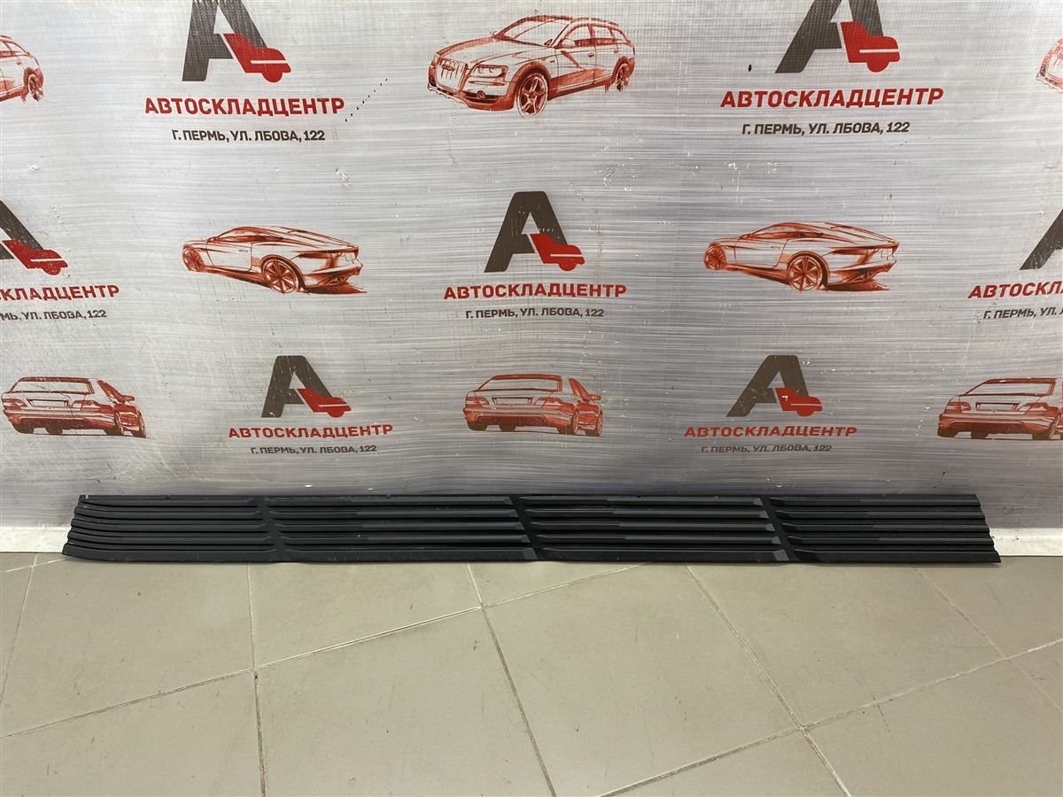 Подножка кузова - накладка LEXUS LX -series 2021-н.в. левая (б/у)