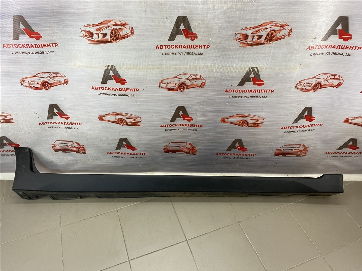 Накладка порога кузова - наружная облицовка HYUNDAI CRETA (2015-н.в.) правая (б/у)