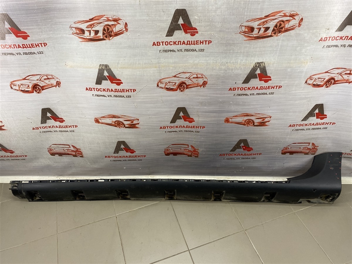 Накладка порога кузова - наружная облицовка RENAULT DUSTER (2010-н.в.) левая (б/у) Накладка порога кузова - наружная облицовка RENAULT DUSTER (2010-н.в.) левая (б/у)