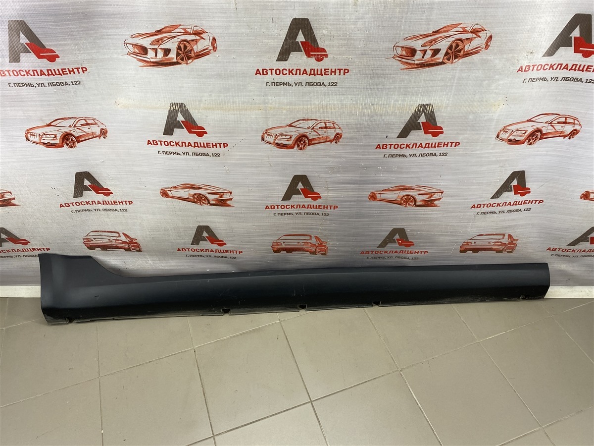 Накладка порога кузова - наружная облицовка LADA VESTA правая (б/у) Накладка порога кузова - наружная облицовка LADA VESTA правая (б/у)