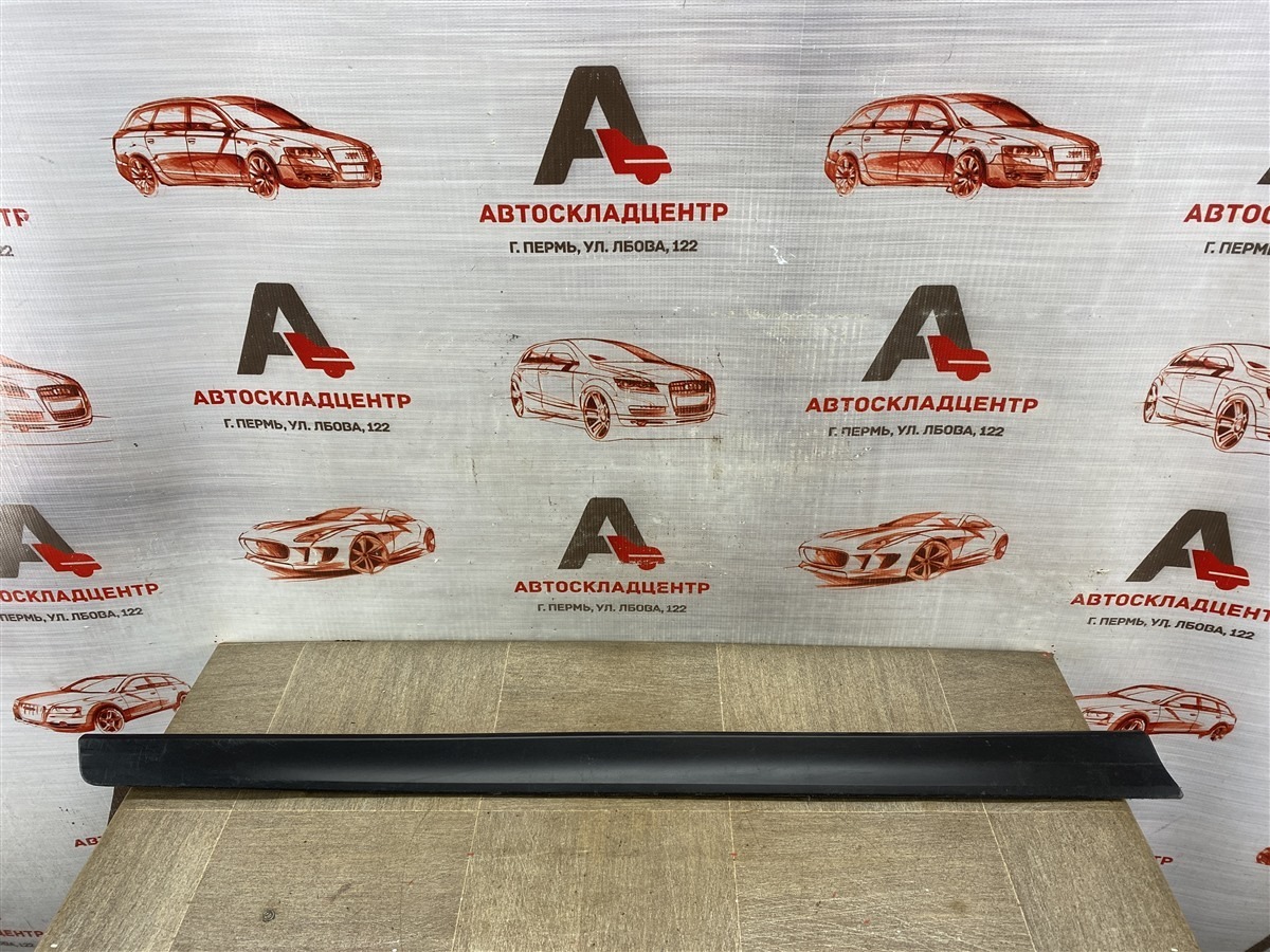 Накладка двери передней левой NISSAN X-TRAIL (2014-н.в.) (б/у)