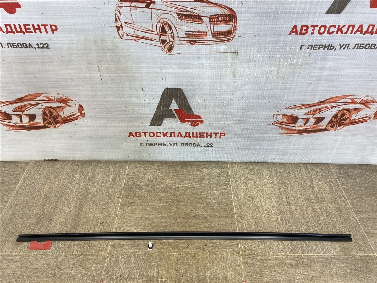 Молдинг ветрового стекла TOYOTA RAV-4 (XA40) 2012-2019 левый (б/у)