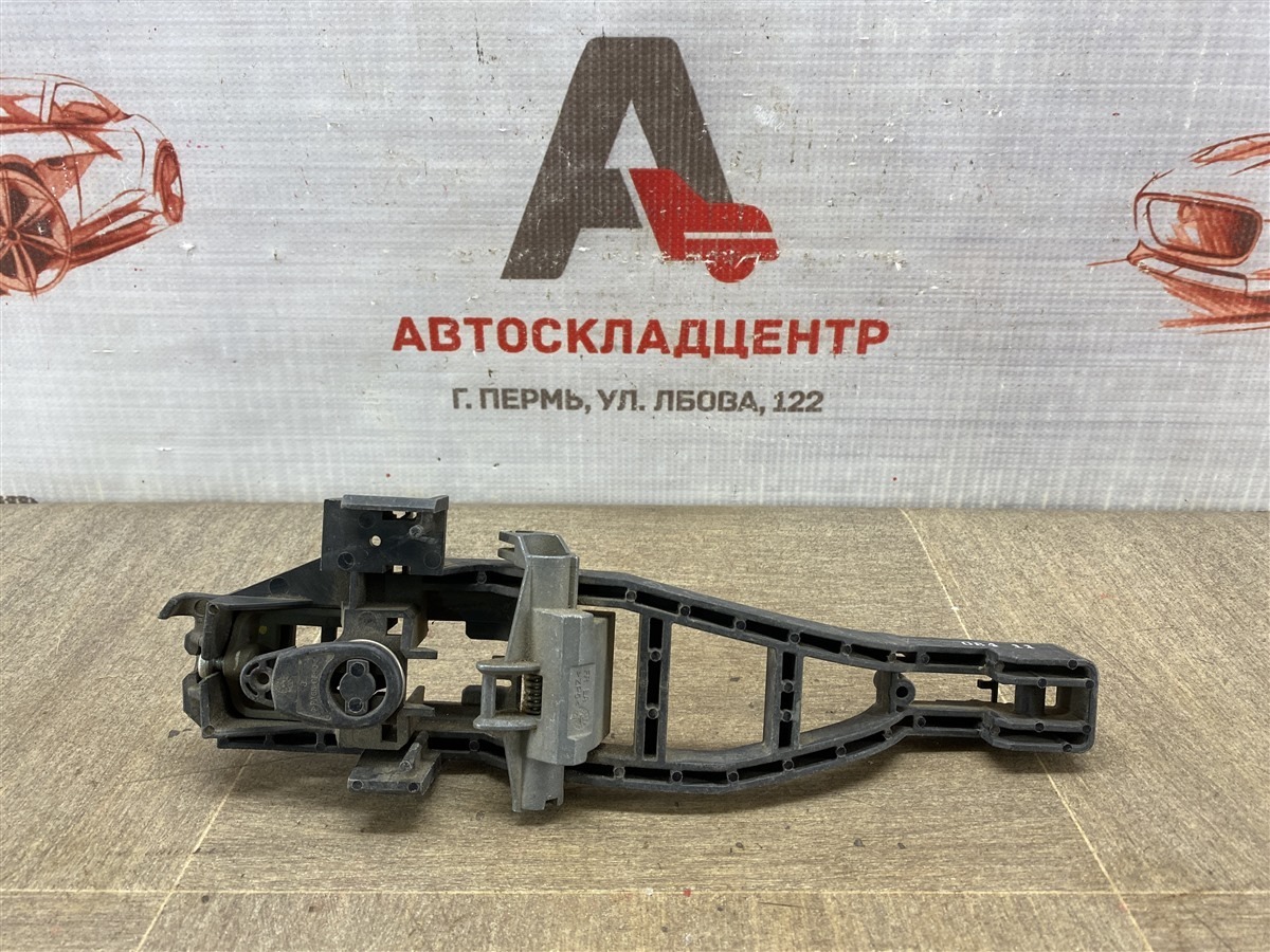 Ручка двери наружная - каркас FORD FOCUS 2 2004-2011 передняя правая (б/у) Ручка двери наружная - каркас FORD FOCUS 2 2004-2011 передняя правая (б/у)