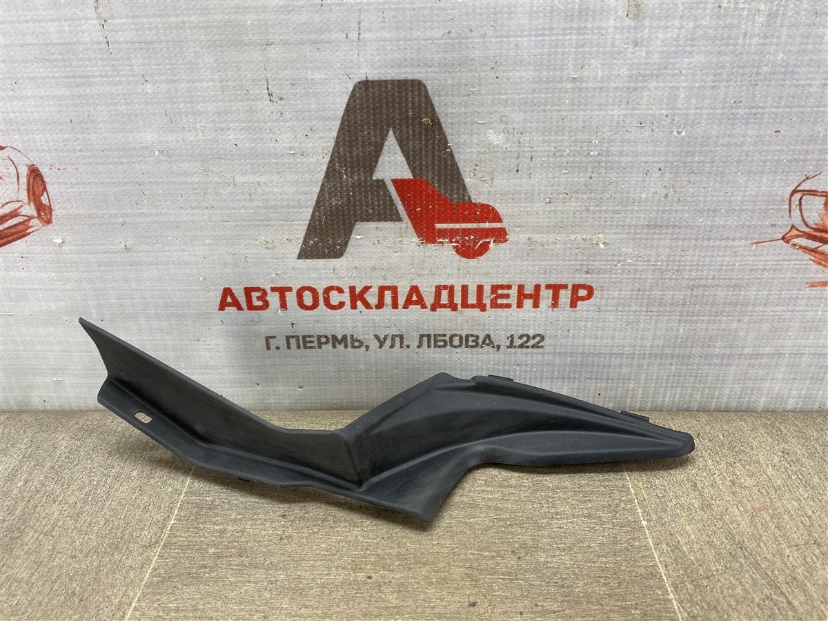 Накладка ветрового стекла (жабо) TOYOTA FORTUNER (AN160) 2015-н.в. правая (б/у)