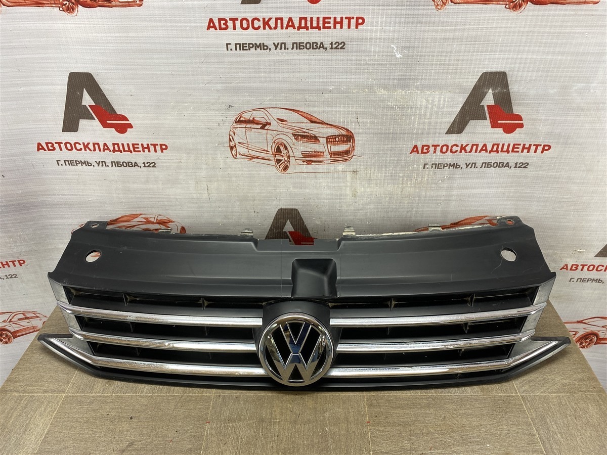 Решетка радиатора VOLKSWAGEN POLO (Mk5) седан 2010-2020 2015 (б/у)
