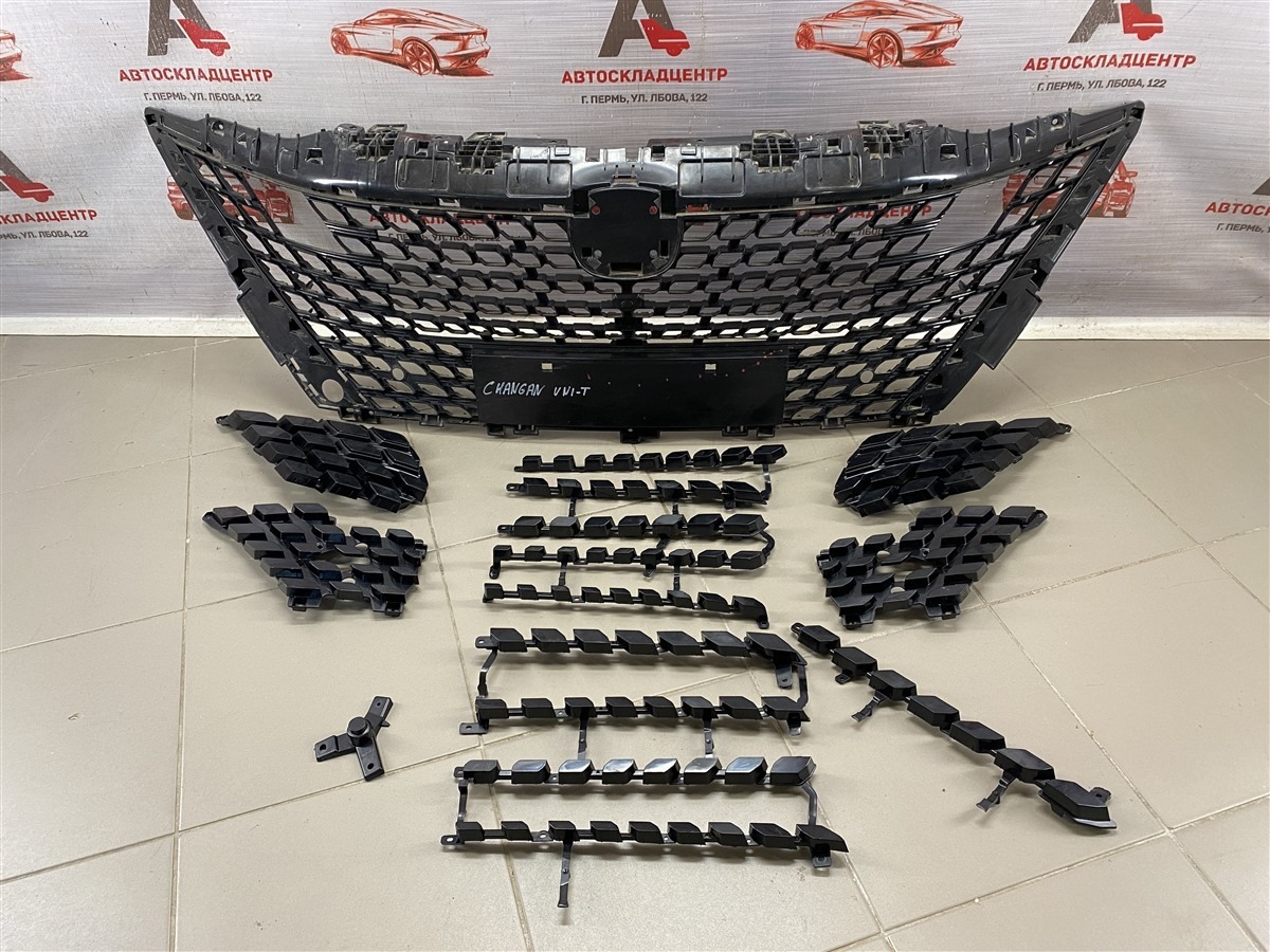 Решетка радиатора CHANGAN UNI-T (б/у)