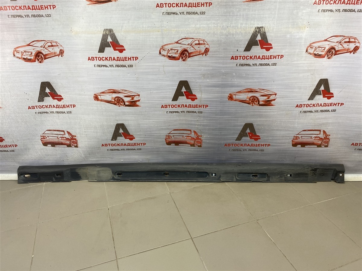 Накладка порога кузова - наружная облицовка FORD FOCUS 2 2004-2011 правая (б/у)